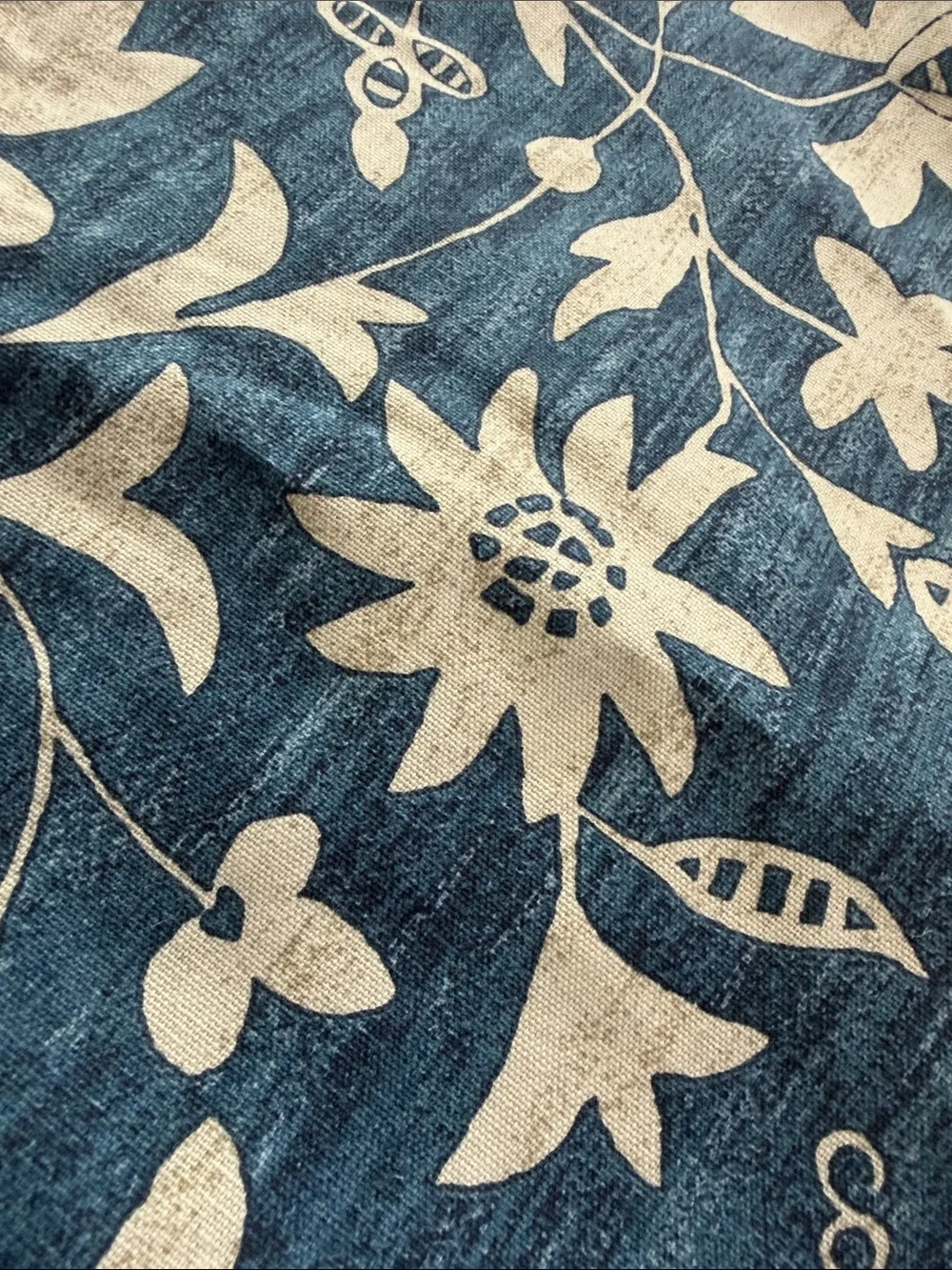Floral cotton  pillow cover, blue and beige, 17.5”x16,5” nwot